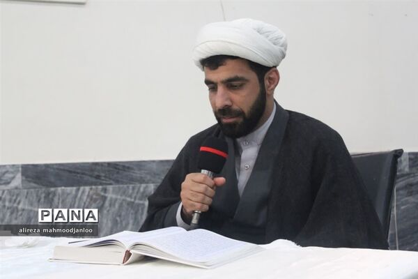 جلسه هفتگی قرآن کریم در گلوگاه