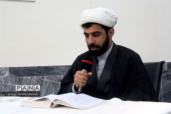 جلسه هفتگی قرآن کریم در گلوگاه