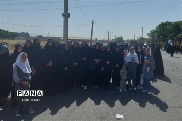 حضور دانش‌آموزان  و خبرنگاران شهر جوادآباد در مراسم ارتحال امام خمینی (ره)