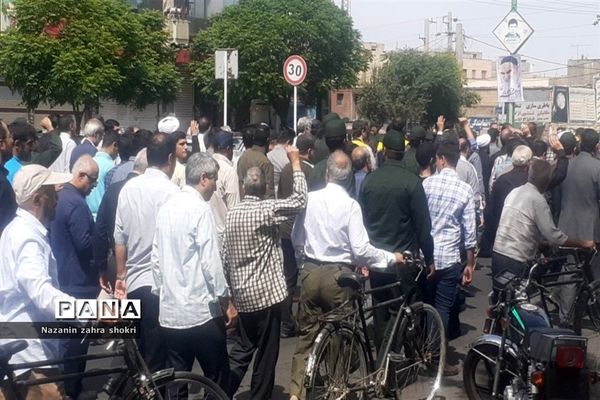 آیین گلباران قتلگاه یادمان شهدای ۱۵ خرداد در شهرستان‌ قرچک