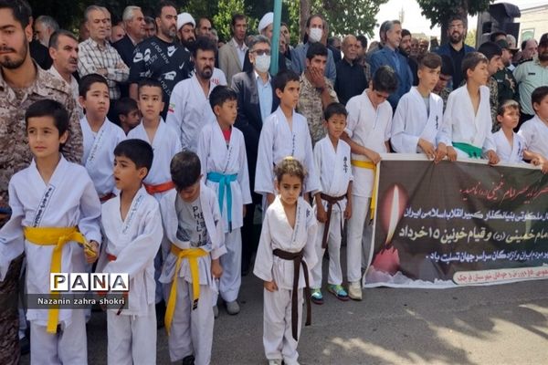 آیین گلباران قتلگاه یادمان شهدای ۱۵ خرداد در شهرستان‌ قرچک