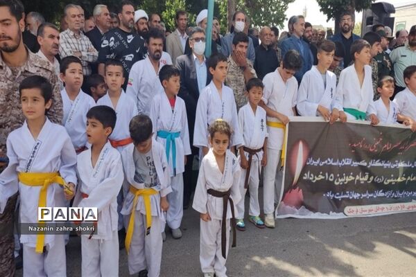 آیین گلباران قتلگاه یادمان شهدای ۱۵ خرداد در شهرستان‌ قرچک