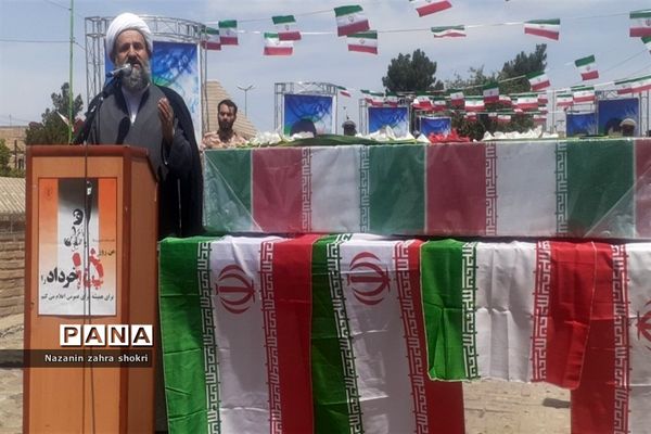 آیین گلباران قتلگاه یادمان شهدای ۱۵ خرداد در شهرستان‌ قرچک