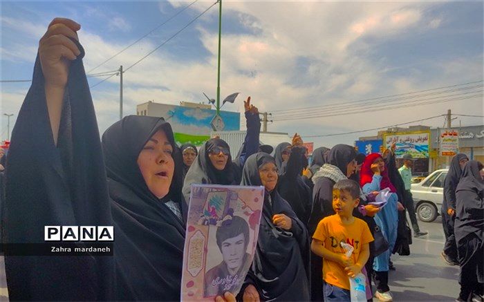 برگزاری راهپیمایی باشکوه یوم الله ۱۵ خرداد در شهرستان‌قرچک/فیلم