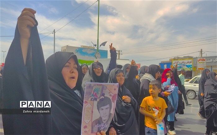برگزاری راهپیمایی باشکوه یوم الله ۱۵ خرداد در شهرستان‌قرچک/فیلم