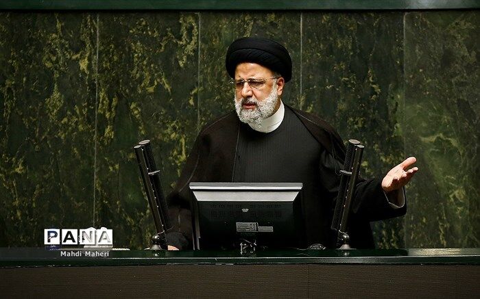 رئیس‌جمهوری برای تقدیم برنامه هفتم توسعه به مجلس می‌رود