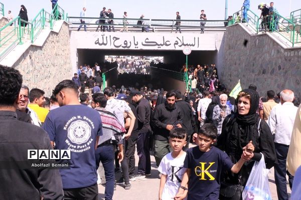 عرض ارادت مردم به امام خمینی(ره) در سی و چهارمین سالگرد ارتحال