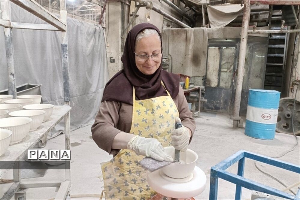 بازدید اعضای بسیج شهید مفتح از کارخانه شهرستان قرچک