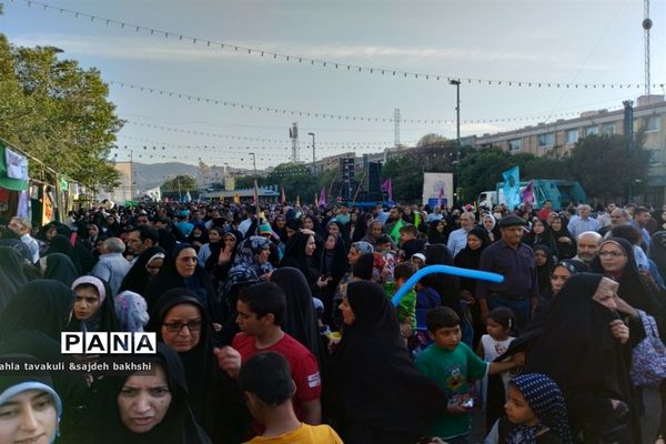 جشن باشکوه خانوادگی در جوار آقا علی ‌بن موسی الرضا (ع) با حضور پرشور مردم در مشهد مقدس