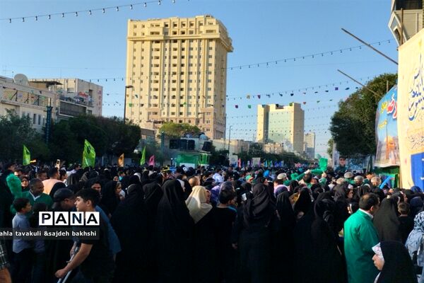 جشن باشکوه خانوادگی در جوار آقا علی ‌بن موسی الرضا (ع) با حضور پرشور مردم در مشهد مقدس