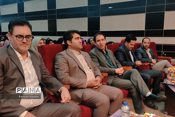 تقدیر و تجلیل از معلمان پایه اول شهرستان شهریار در طرح خشت اول