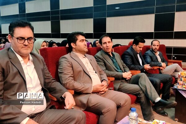 تقدیر و تجلیل از معلمان پایه اول شهرستان شهریار در طرح خشت اول
