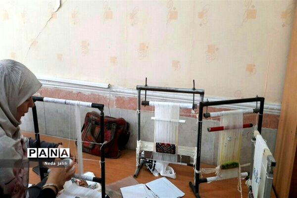 برگزاری کلاس های قالیبافی در کانون ملائک شهرستان قرچک  لید
