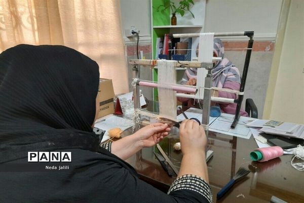 برگزاری کلاس های قالیبافی در کانون ملائک شهرستان قرچک  لید