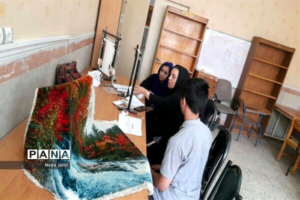 برگزاری کلاس های قالیبافی در کانون ملائک شهرستان قرچک  لید
