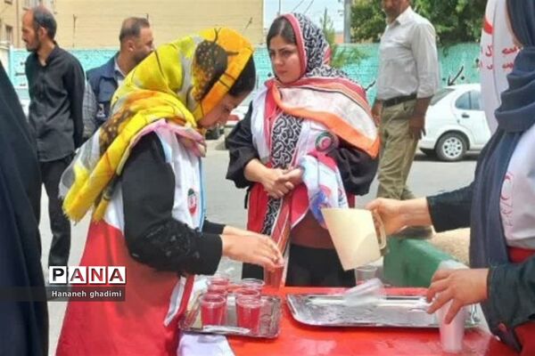 غرفه جمعیت هلال احمر قرچک در سالروز ولادت ثامن الحجج علیه السلام