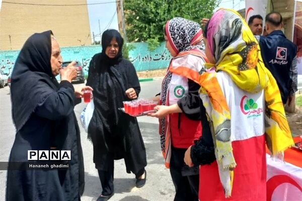 غرفه جمعیت هلال احمر قرچک در سالروز ولادت ثامن الحجج علیه السلام