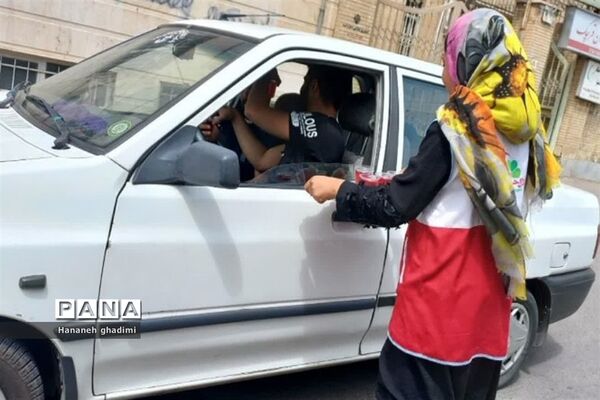 غرفه جمعیت هلال احمر قرچک در سالروز ولادت ثامن الحجج علیه السلام