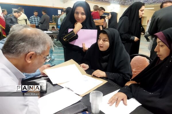 میز خدمت آموزش و پرورش با حضور مدیرکل استان فارس