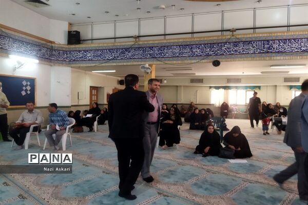 میز خدمت آموزش و پرورش با حضور مدیرکل استان فارس