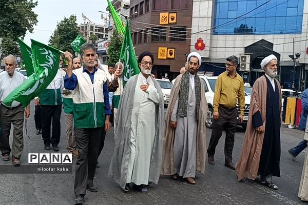 کاروان شادی به‌مناسبت ولادت امام رضا(ع) در قائمشهر