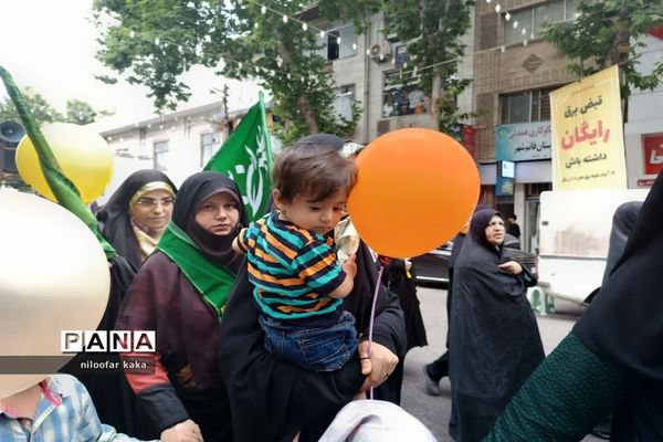 کاروان شادی به‌مناسبت ولادت امام رضا(ع) در قائمشهر