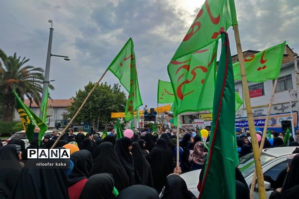 کاروان شادی به‌مناسبت ولادت امام رضا(ع) در قائمشهر