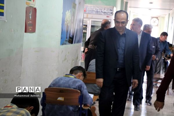 بازدید مدیرکل آموزش و پرورش آذربایجان غربی از حوزه‌های امتحانی