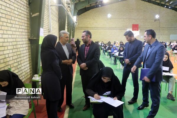 بازدید مدیرکل آموزش و پرورش آذربایجان غربی از حوزه‌های امتحانی