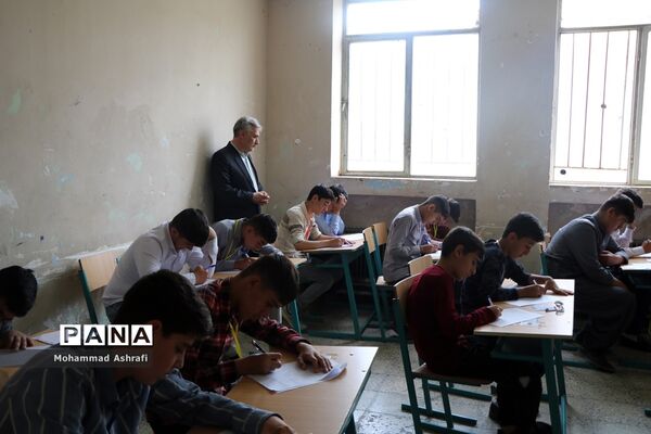بازدید مدیرکل آموزش و پرورش آذربایجان غربی از حوزه‌های امتحانی
