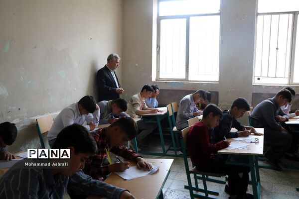 بازدید مدیرکل آموزش و پرورش آذربایجان غربی از حوزه‌های امتحانی
