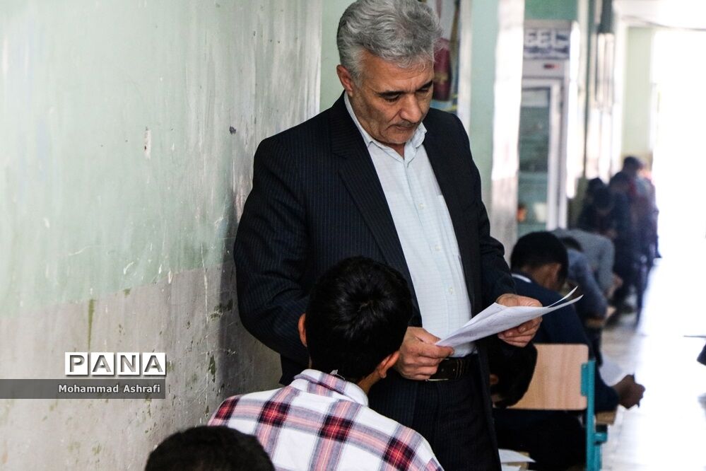 بازدید مدیرکل آموزش و پرورش آذربایجان غربی از حوزه‌های امتحانی