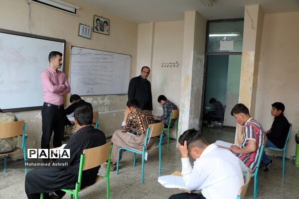 بازدید مدیرکل آموزش و پرورش آذربایجان غربی از حوزه‌های امتحانی