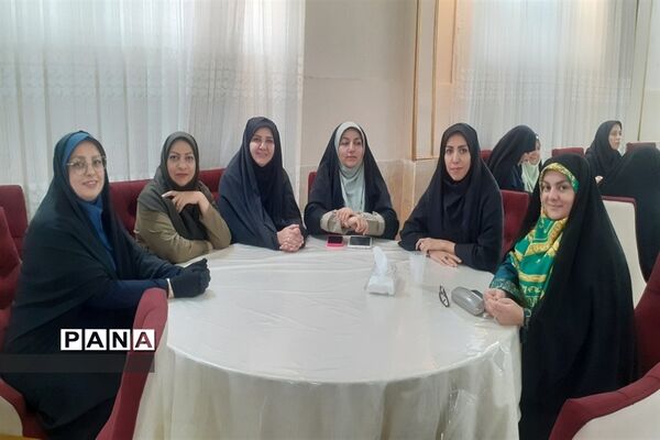 آیین تقدیر از مربیان سازمان دانش‌آموزی استان البرز