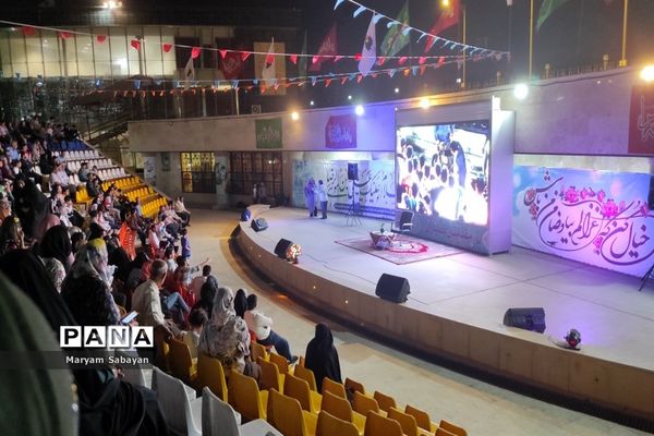 جشن میلاد امام مهربانی‌ها در موزه دفاع مقدس