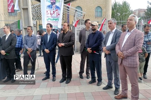 اجرای سرود سلام فرمانده در اندیشه