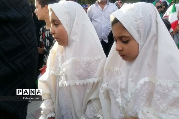 اجرای سرود سلام فرمانده در اندیشه