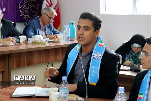نشست تشکل‌های دانش‌آموزی خراسان رضوی با وزیر آموزش و پرورش