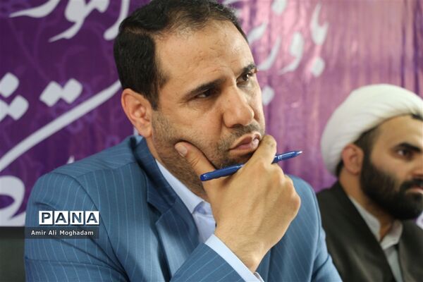 هم اندیشی وزیر آموزش و پرورش با دانش‌آموزان