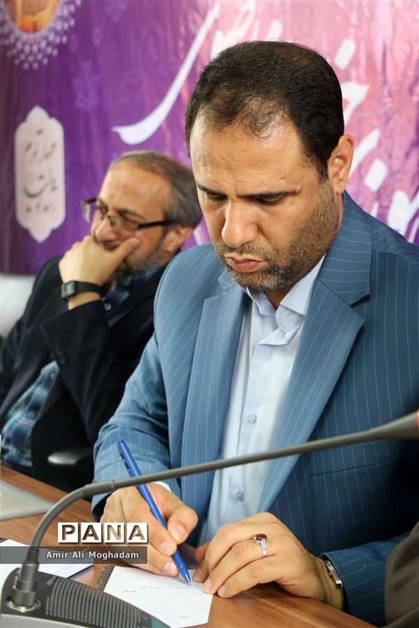 هم اندیشی وزیر آموزش و پرورش با دانش‌آموزان