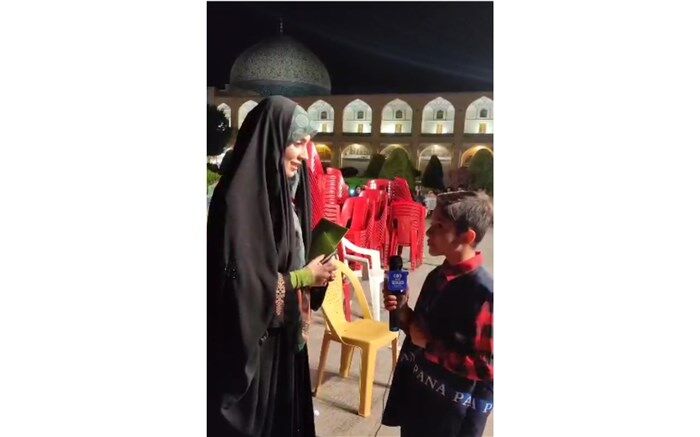 جشن بزرگ میلاد امام رضا(ع) با حضور خادمان حرم در میدان امام اصفهان/فیلم