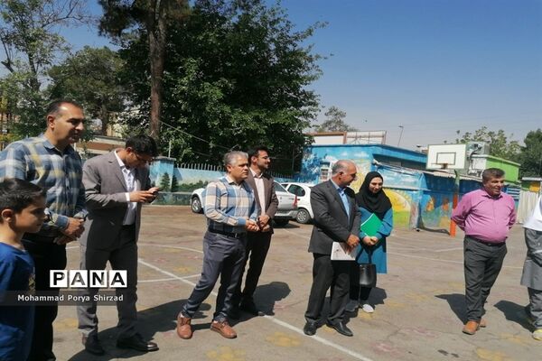 نمایشگاه دست‌سازهای دانش‌آموزان ناحیه چهار شیراز در طرح بوم