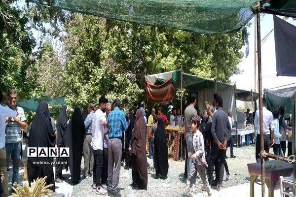 برگزاری دومین جشنواره «توت ترکان» در منطقه تفریحی گردشگری چهارده معصوم ترکان شهرستان مروست