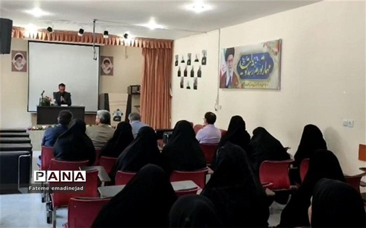 مراسم ارتحال امام‌خمینی(ره) در آموزش و پرورش رودهن/فیلم