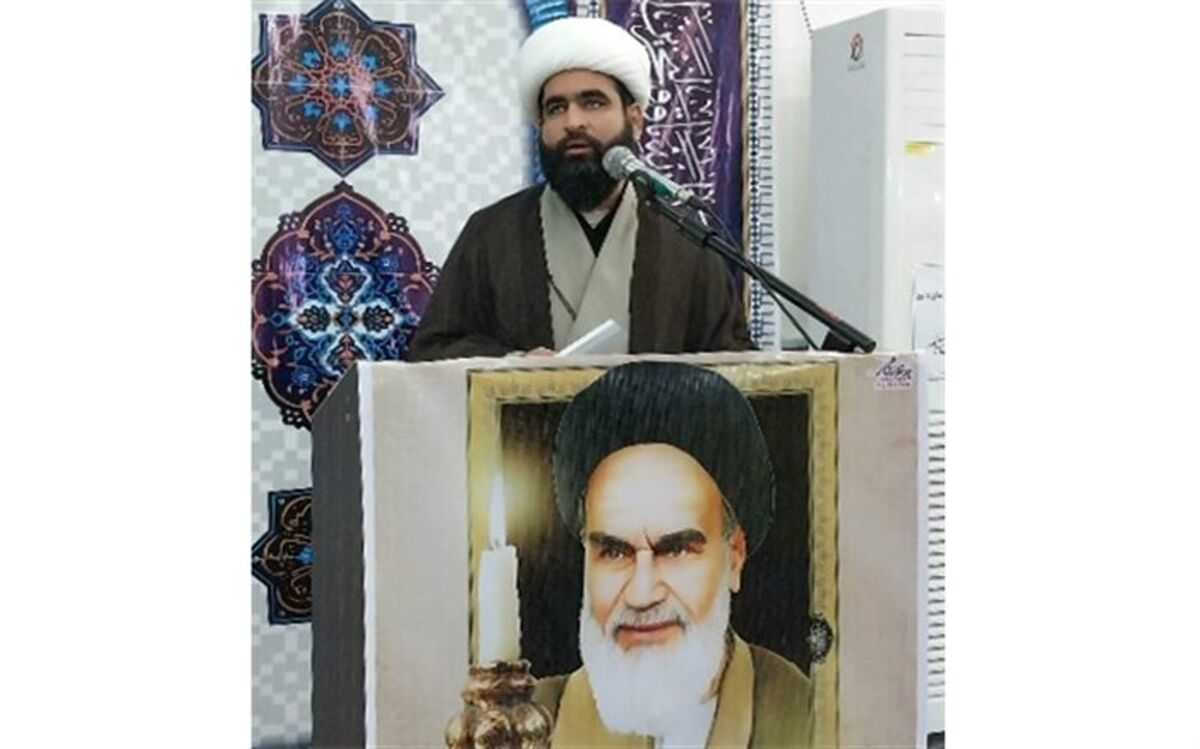 مکتب امام خمینی (ره) کامل و بر اساس دین اسلام است