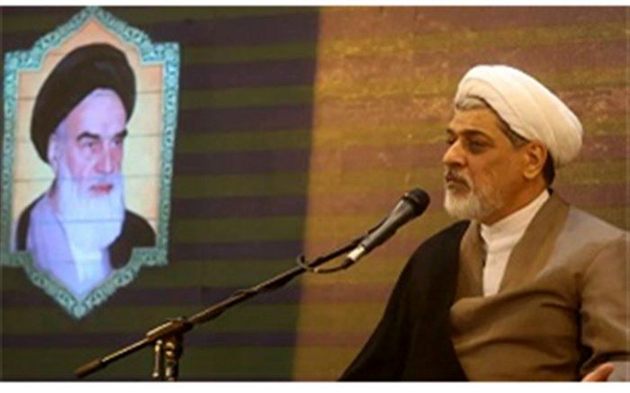 برخورد رحمانی امام خمینی(ره) در برابر دشمنان قاطعانه و شجاعانه بود