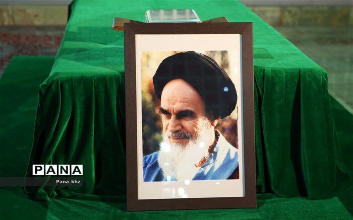 امام خمینی (ره) سلسله جنبان  حرکت عظیم الهی است