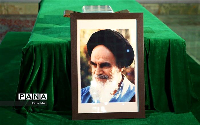 امام خمینی (ره) سلسله جنبان  حرکت عظیم الهی است