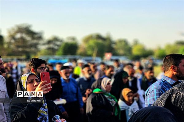 حضور گسترده مردم در سی و چهارمین سالروز ارتحال امام خمینی(ره)
