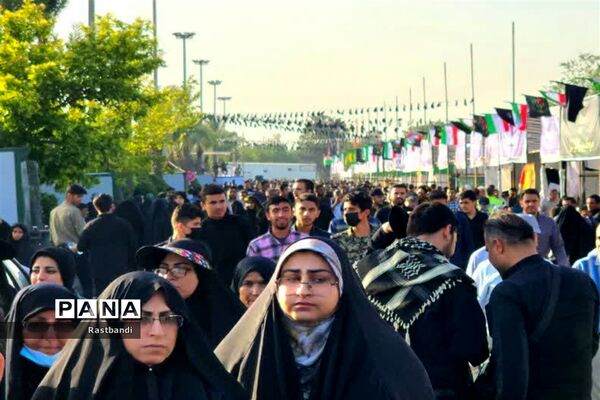 حضور گسترده مردم در سی و چهارمین سالروز ارتحال امام خمینی(ره)